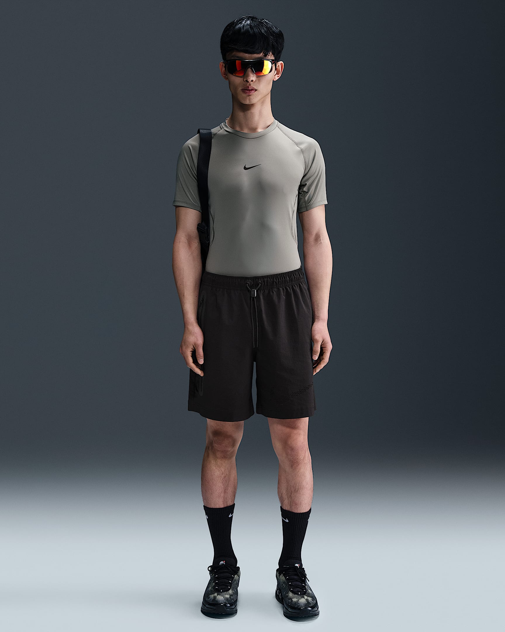 Image of Мъжки Къс панталон NIKE M NK TECH GX WOVEN SHORT, Балистик, черен цвят